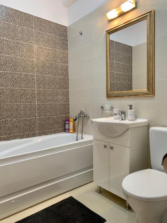 Luxor Apartment Otopeni 3 Екстериор снимка