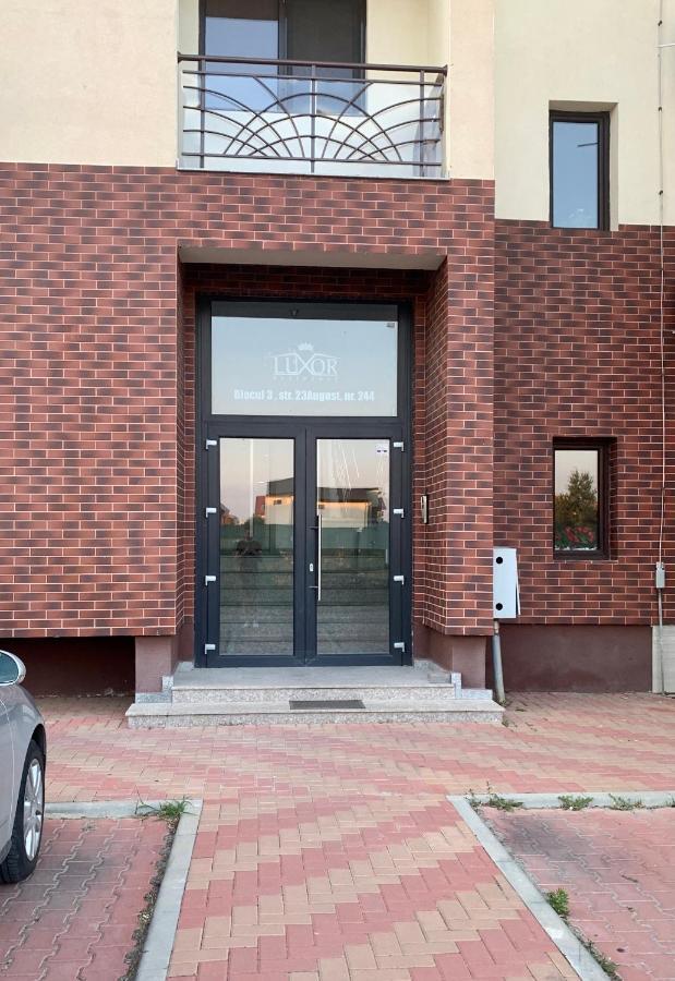 Luxor Apartment Otopeni 3 Екстериор снимка