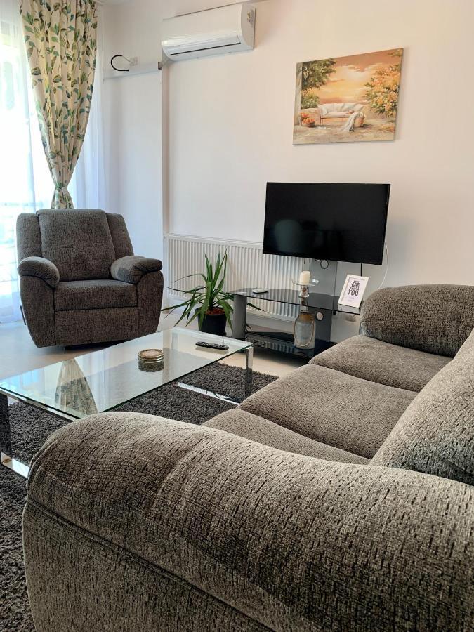 Luxor Apartment Otopeni 3 Екстериор снимка