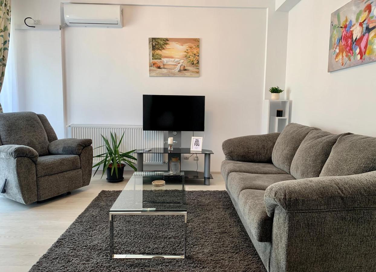 Luxor Apartment Otopeni 3 Екстериор снимка